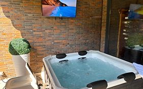 Emotion Apartments- Erlebnis Apartment mit privater Sauna und Whirlpool